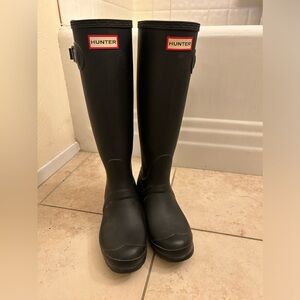 Hunter original tall rain boots black matte women’s 6